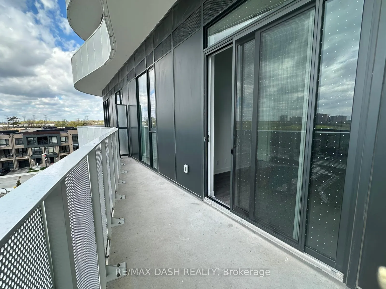 Photo 21 of Unit 406, 10 Flavelle Trail, Vaughan, Steeles West Industrial — HOMEH