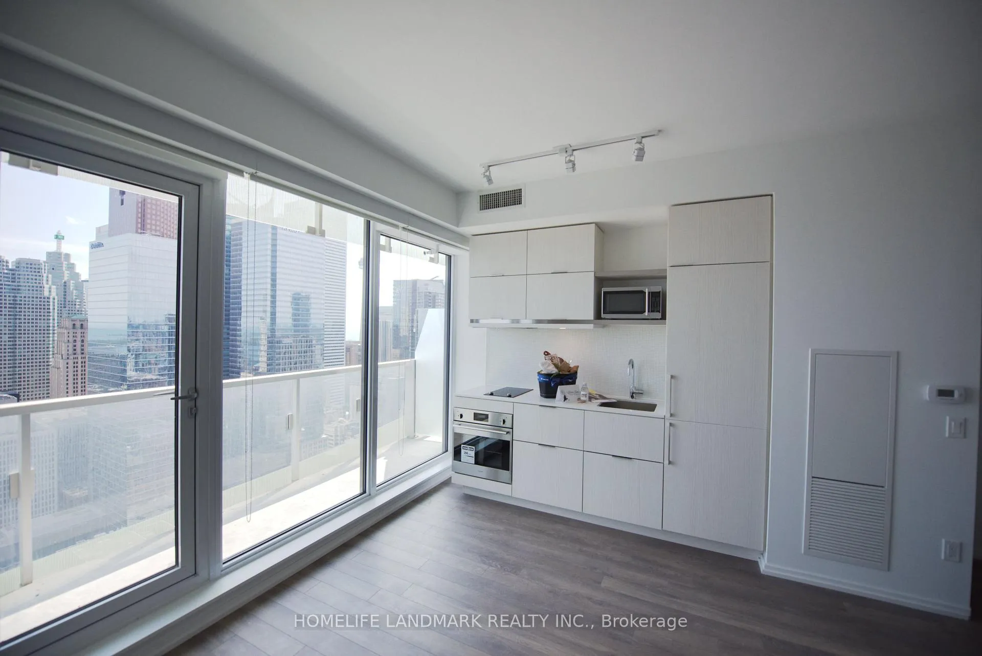 Photo 3 of Unit 4008, 197 Yonge Street, Toronto, Church-Yonge Corridor — HOMEH