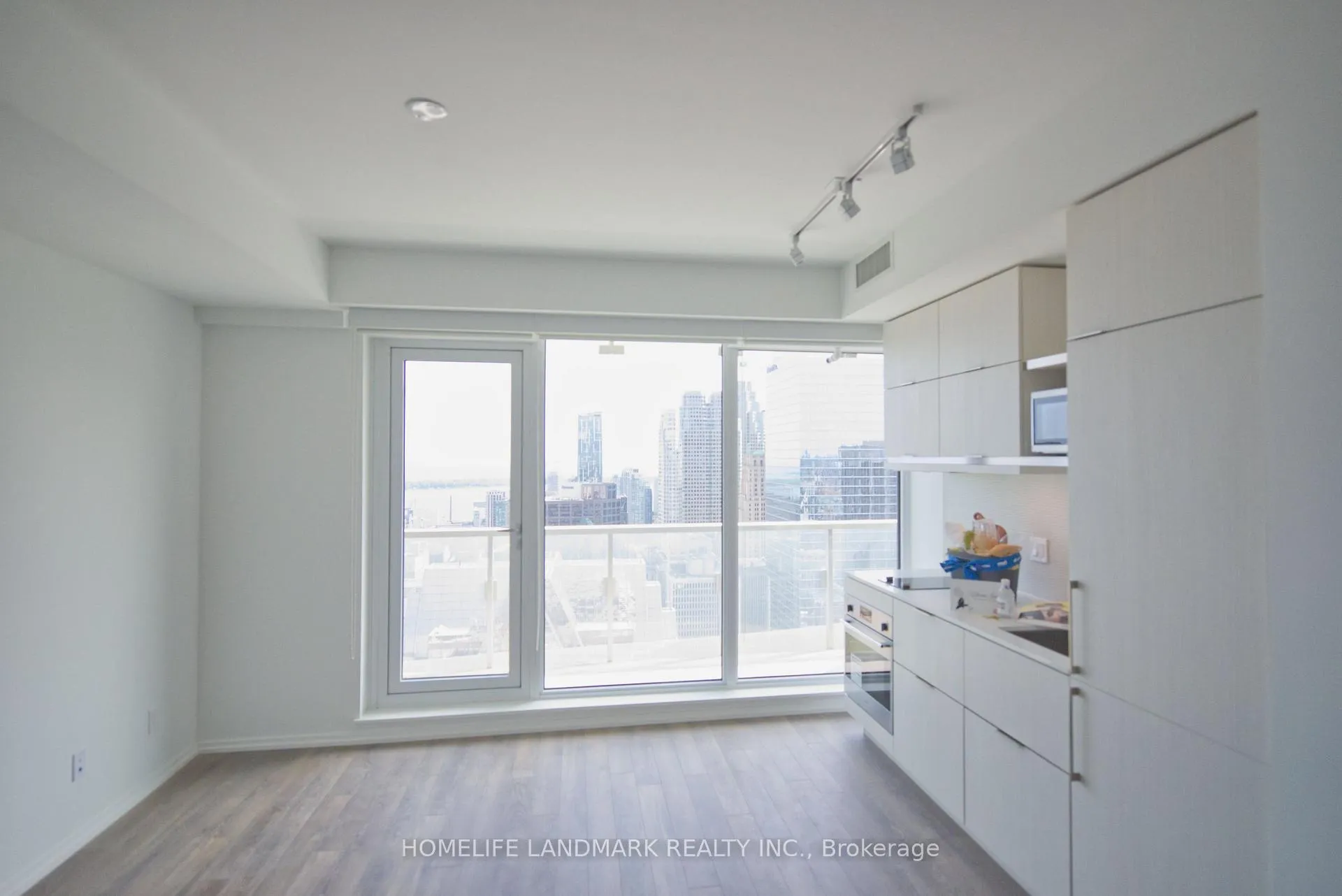 Photo 4 of Unit 4008, 197 Yonge Street, Toronto, Church-Yonge Corridor — HOMEH