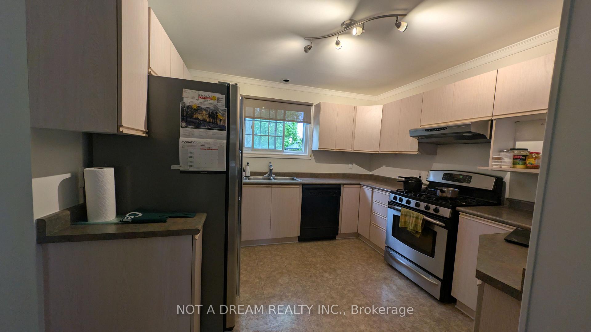 Photo 24 of 41 Oren Boulevard, Barrie, Sunnidale — HOMEH
