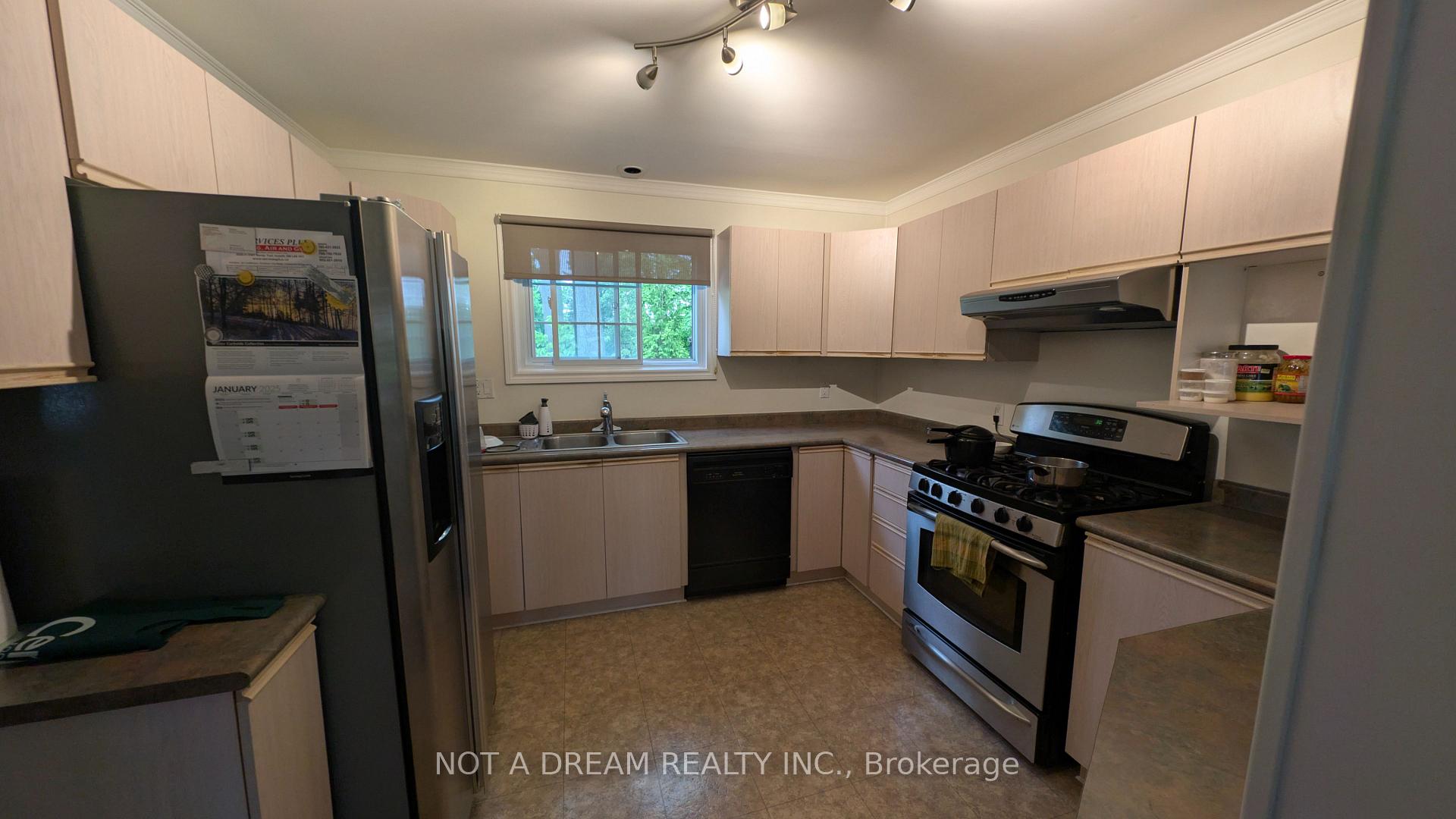 Photo 25 of 41 Oren Boulevard, Barrie, Sunnidale — HOMEH