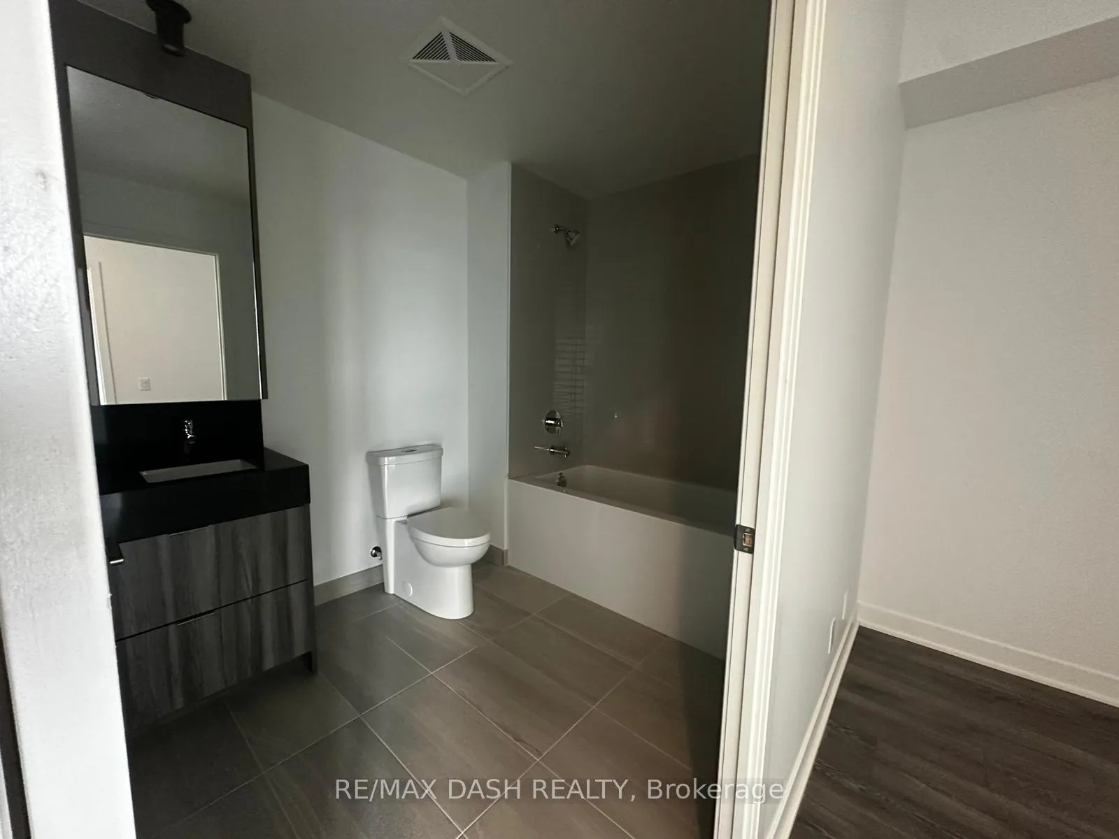 Photo 8 of Unit 701, 10 Flavelle Trail, Vaughan, Steeles West Industrial — HOMEH