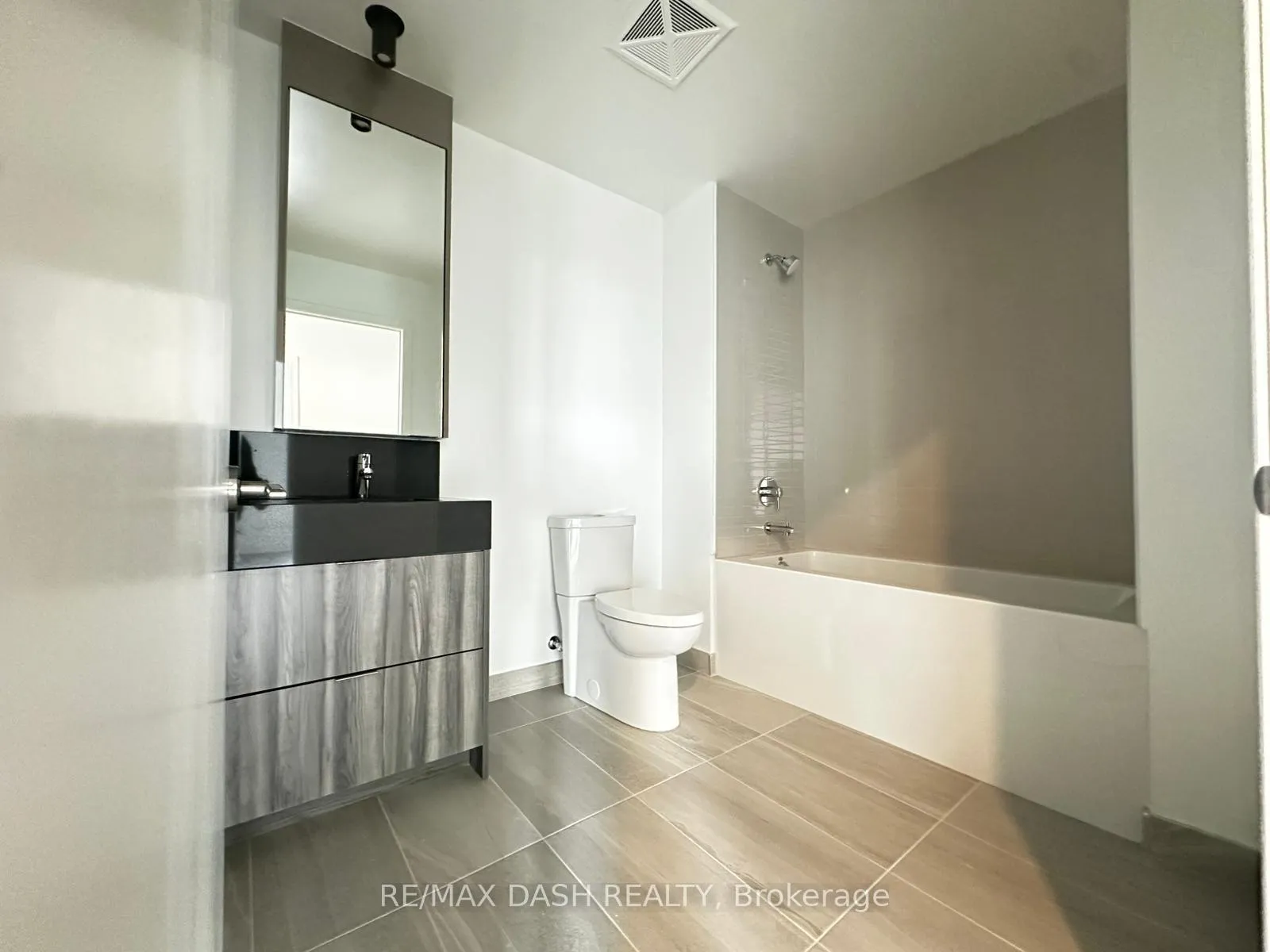 Photo 14 of Unit 701, 10 Flavelle Trail, Vaughan, Steeles West Industrial — HOMEH