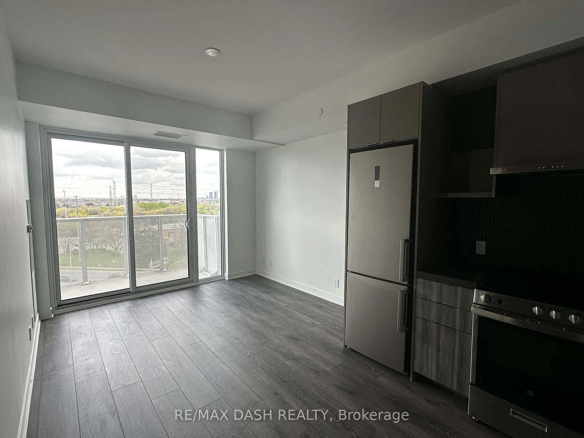 Photo 16 of Unit 701, 10 Flavelle Trail, Vaughan, Steeles West Industrial — HOMEH