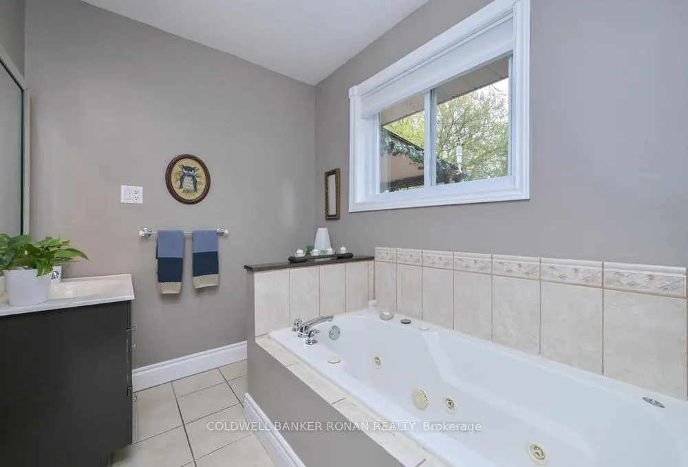 Photo 13 of 2 Ryans Lane, New Tecumseth, Tottenham — HOMEH
