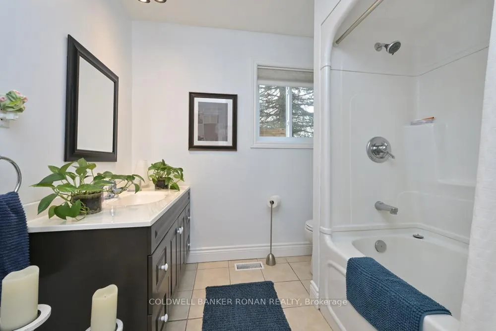 Photo 16 of 2 Ryans Lane, New Tecumseth, Tottenham — HOMEH