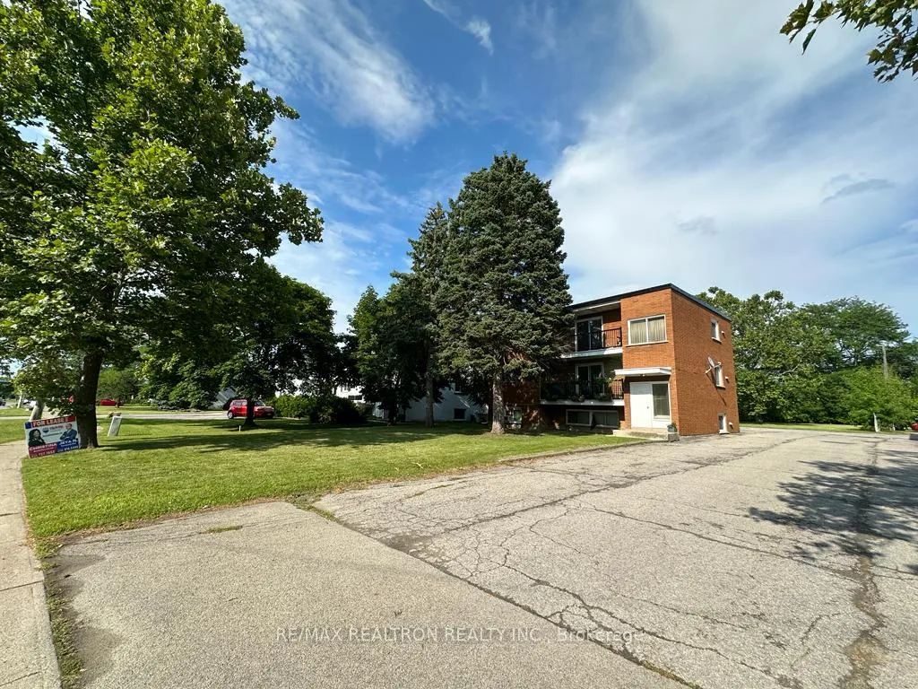 Photo 1 of Unit 2, 327 Glenridge Avenue, St. Catharines, Glendale/Glenridge — HOMEH