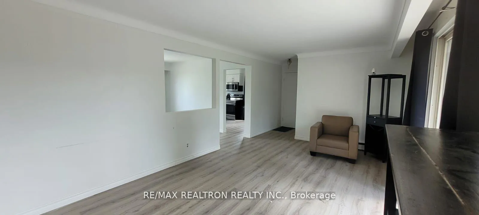 Photo 3 of Unit 2, 327 Glenridge Avenue, St. Catharines, Glendale/Glenridge — HOMEH