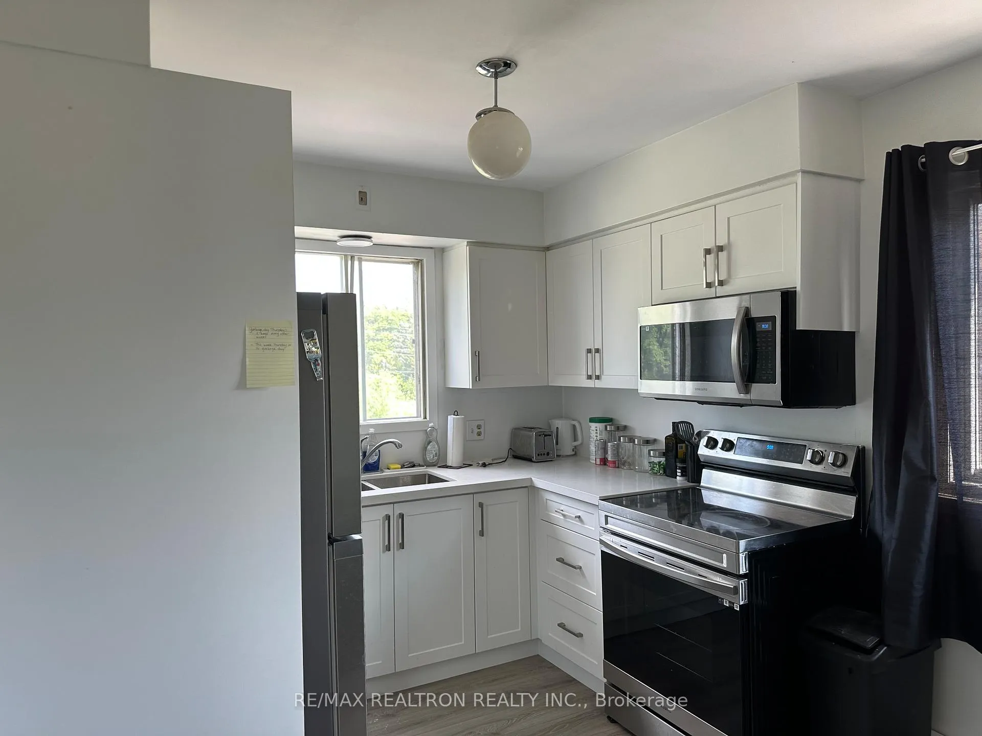Photo 4 of Unit 2, 327 Glenridge Avenue, St. Catharines, Glendale/Glenridge — HOMEH