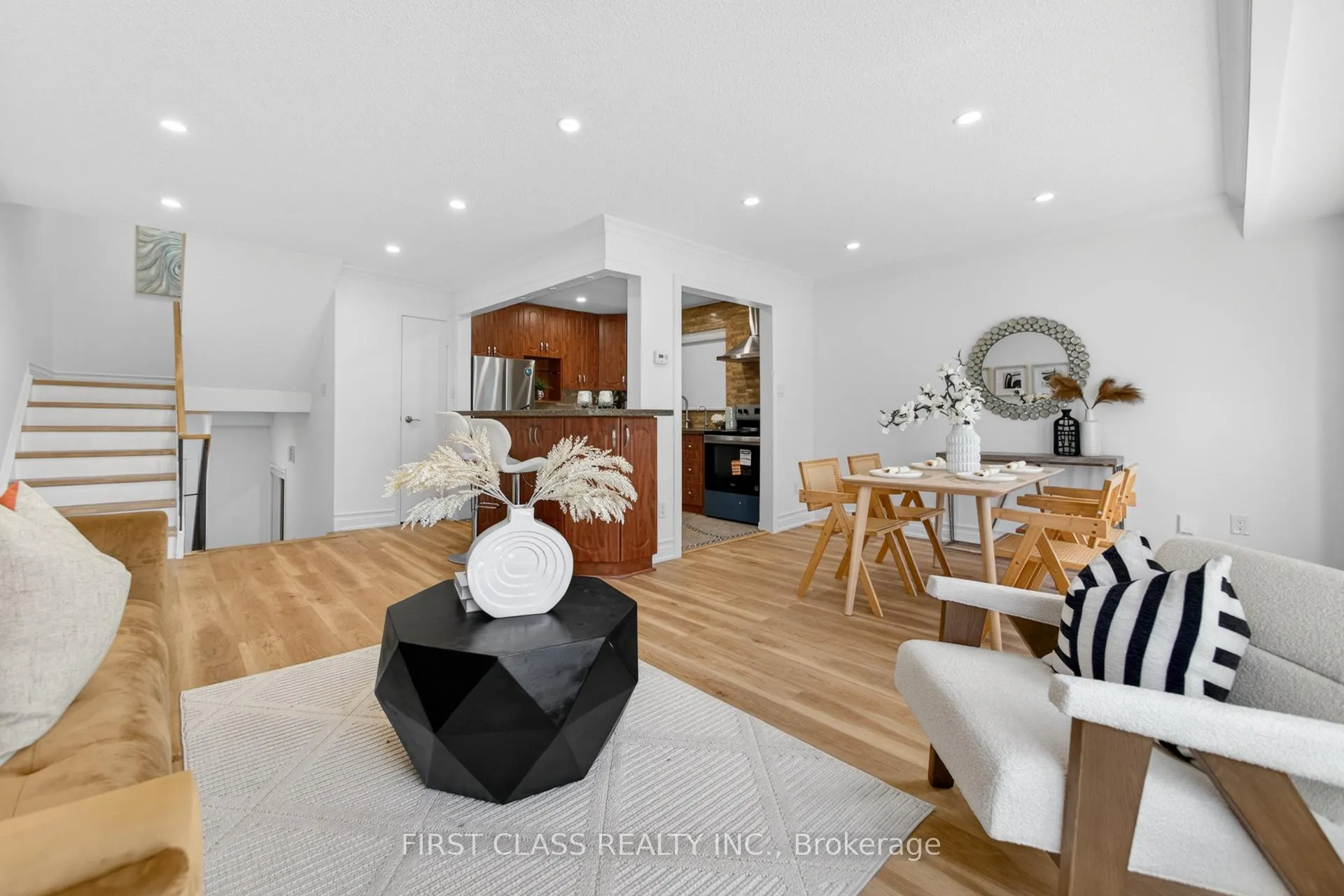 Photo 8 of 54 Puma Drive, Scarborough, L'Amoreaux — HOMEH