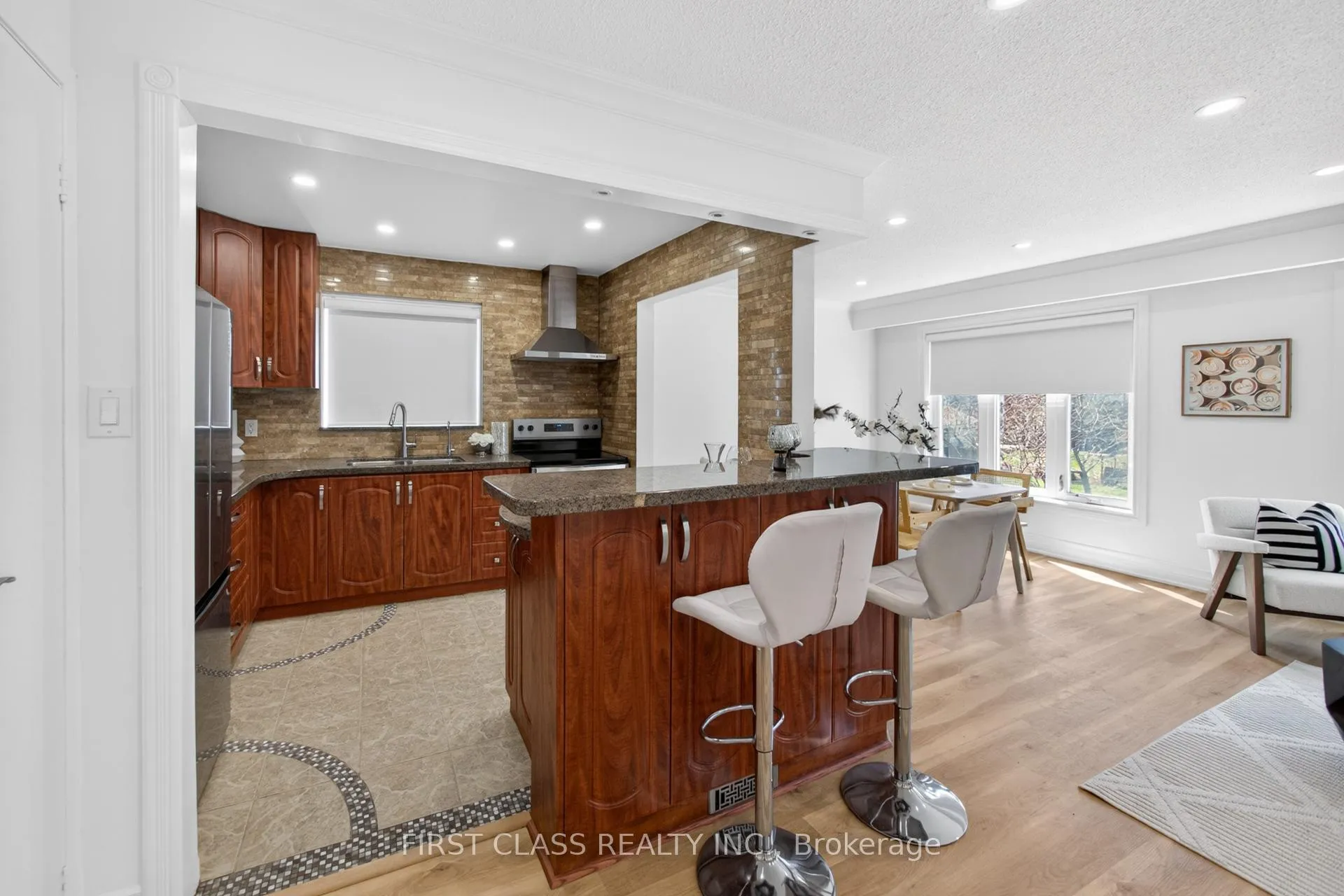 Photo 13 of 54 Puma Drive, Scarborough, L'Amoreaux — HOMEH