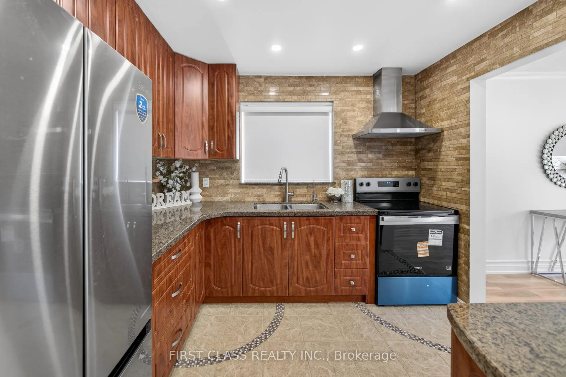 Photo 18 of 54 Puma Drive, Scarborough, L'Amoreaux — HOMEH