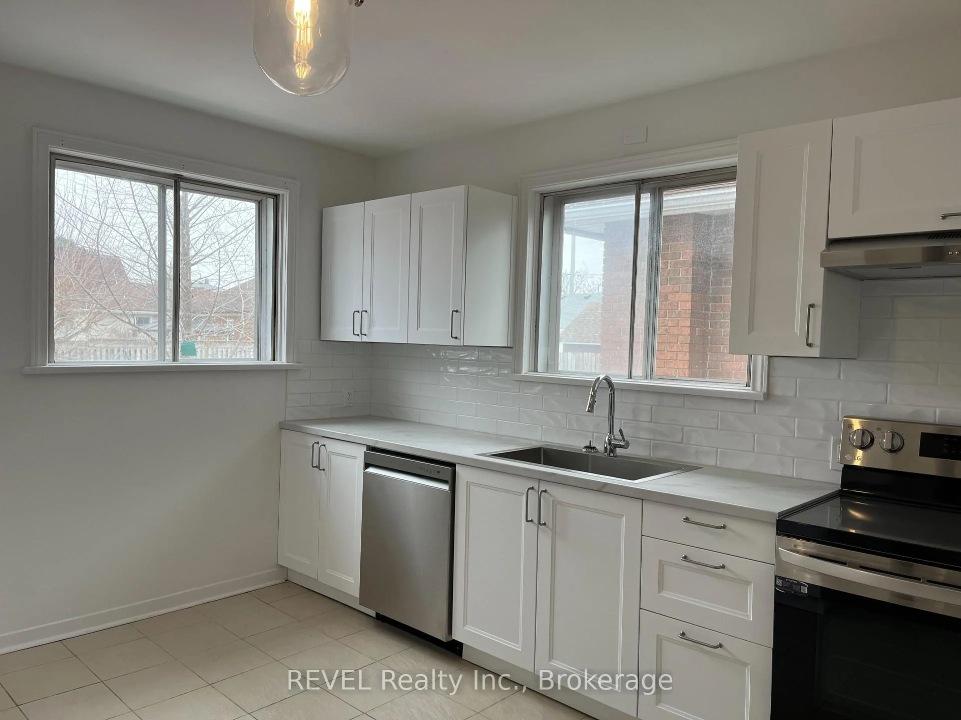 Photo 2 of 232 Vine Street, St. Catharines, Facer — HOMEH