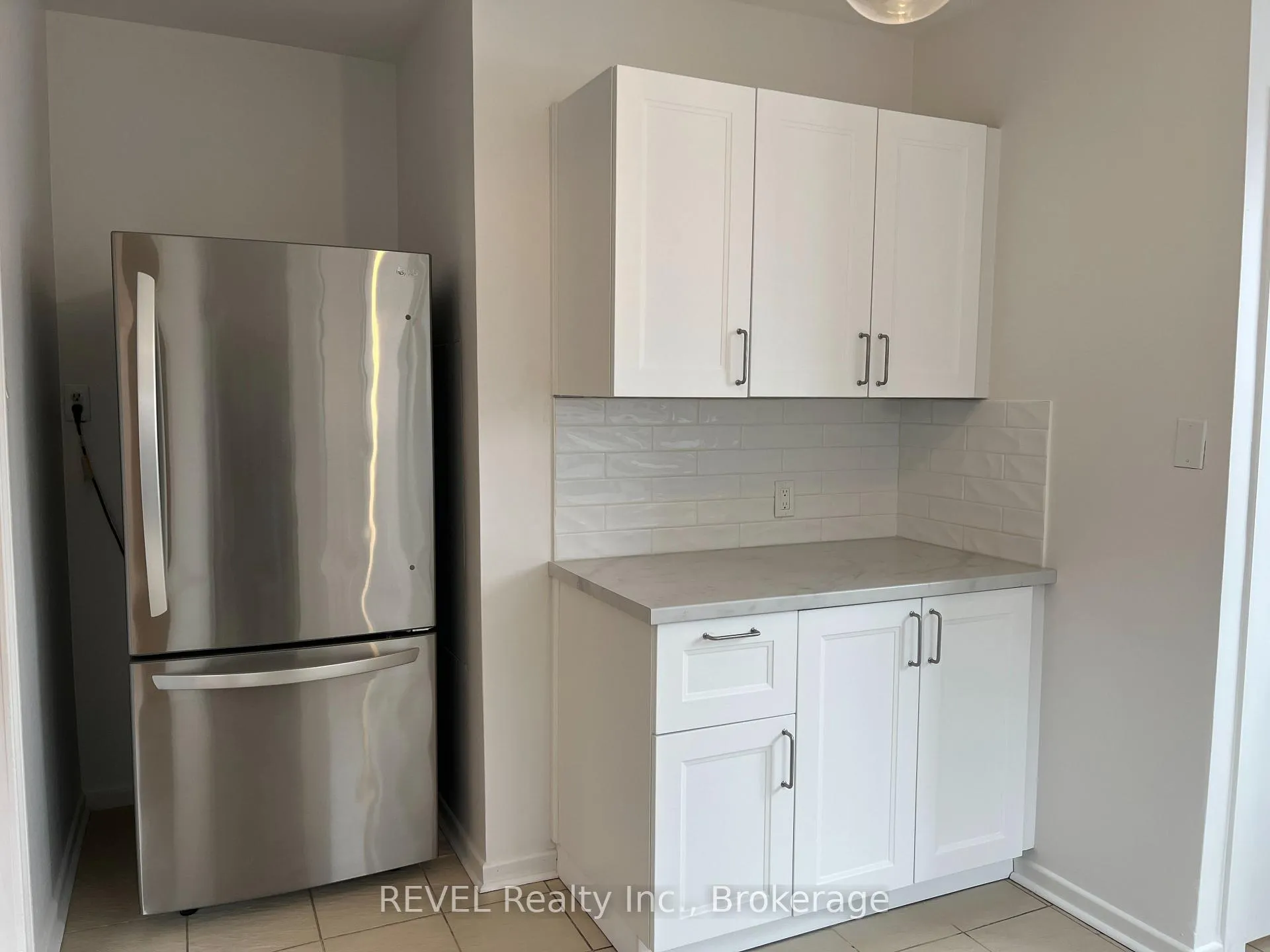 Photo 3 of 232 Vine Street, St. Catharines, Facer — HOMEH