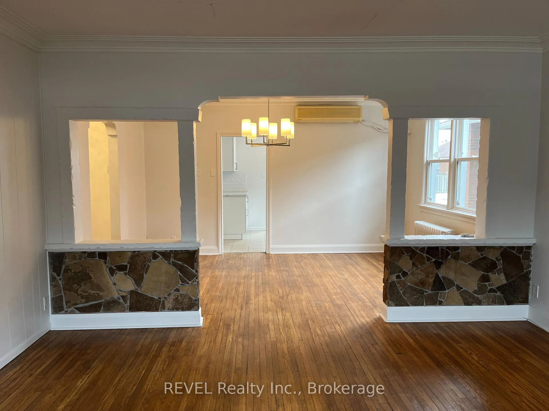 Photo 6 of 232 Vine Street, St. Catharines, Facer — HOMEH