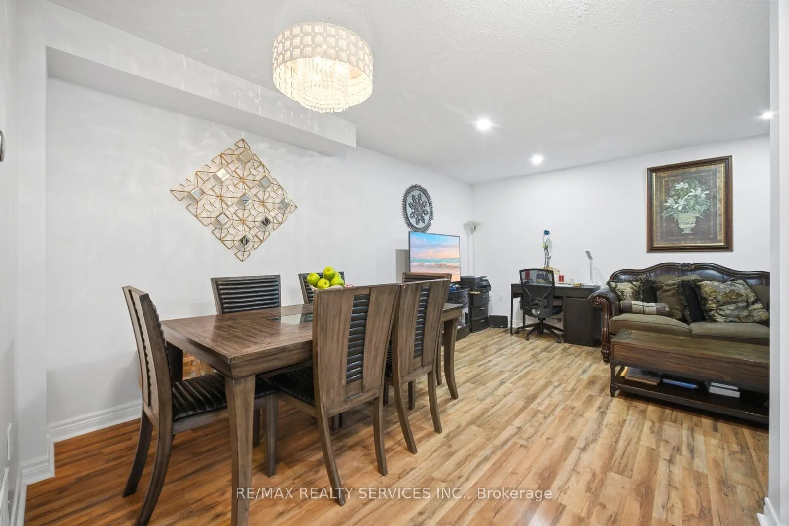 Photo 6 of 79 Pressed Brick Drive, Brampton, Brampton North — HOMEH