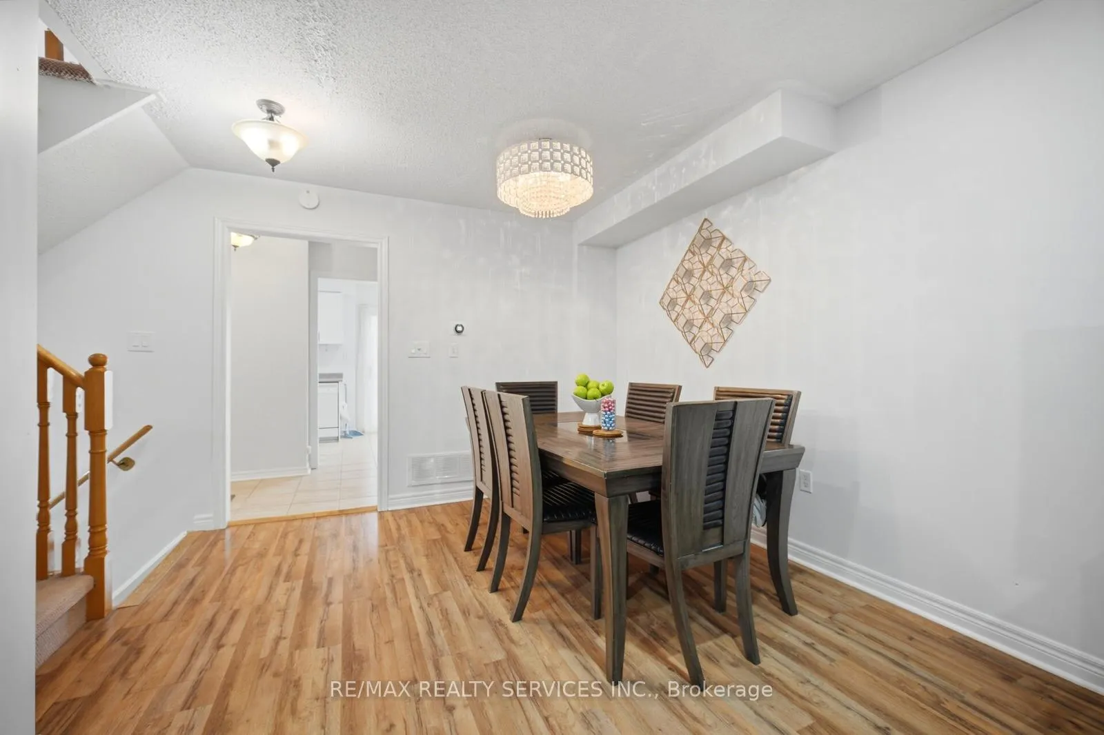 Photo 7 of 79 Pressed Brick Drive, Brampton, Brampton North — HOMEH