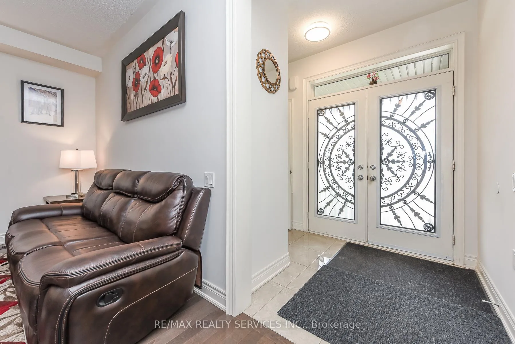 Photo 7 of 567 Dougall Avenue E, Caledon, Rural Caledon — HOMEH