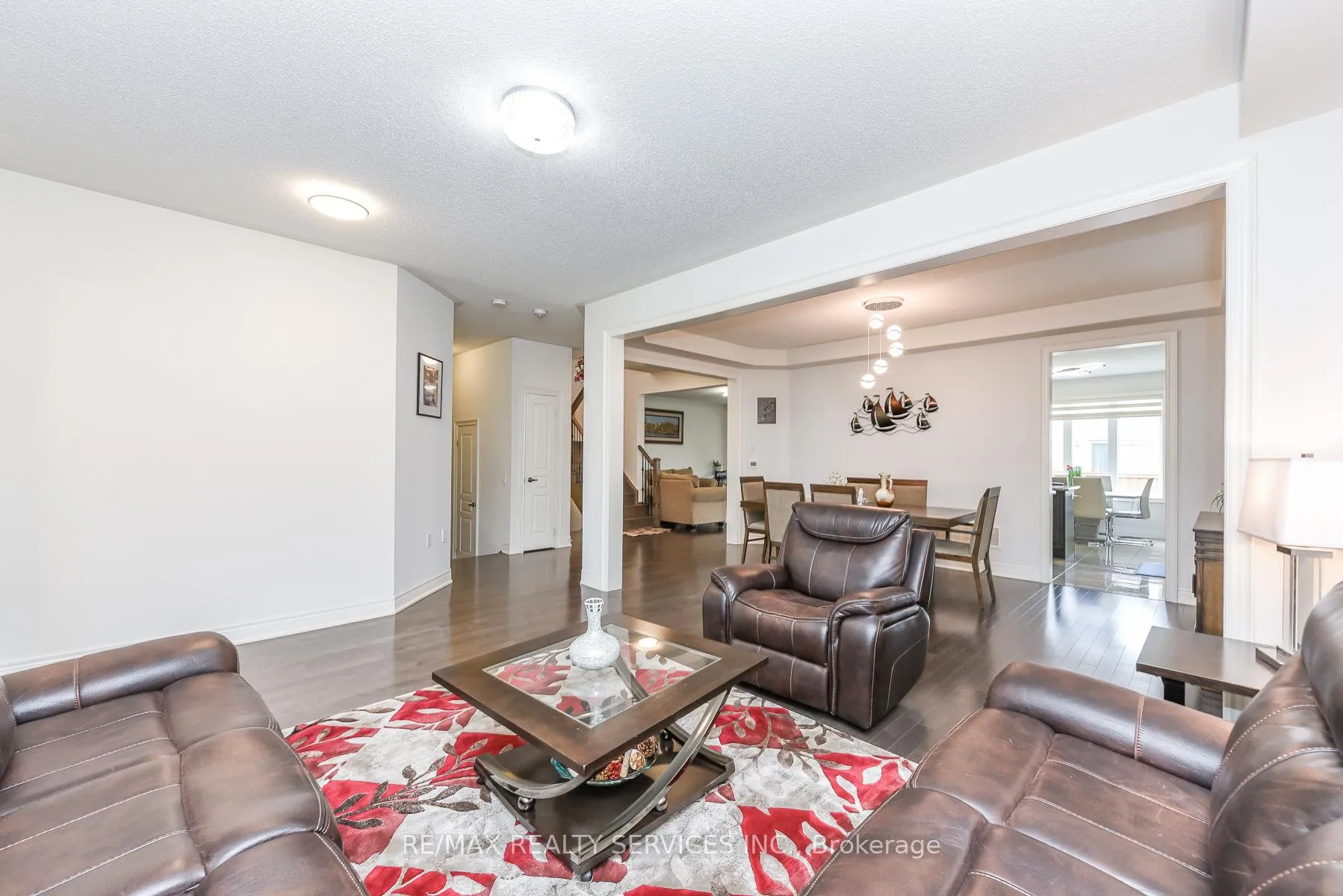 Photo 9 of 567 Dougall Avenue E, Caledon, Rural Caledon — HOMEH