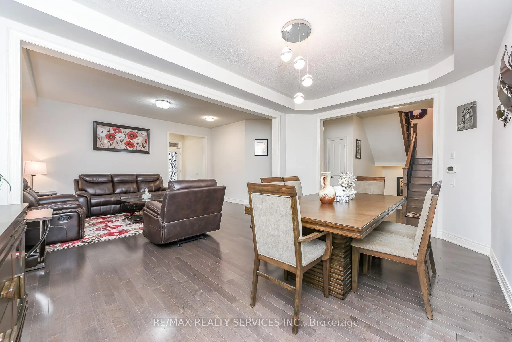 Photo 11 of 567 Dougall Avenue E, Caledon, Rural Caledon — HOMEH