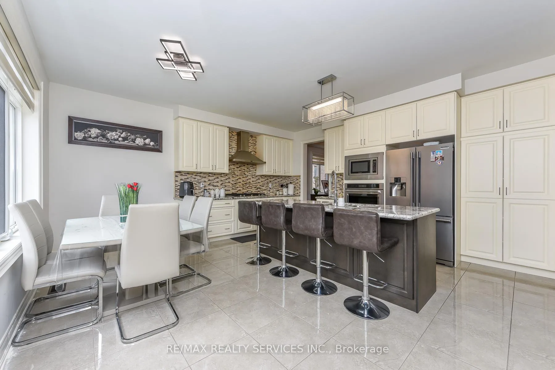 Photo 19 of 567 Dougall Avenue E, Caledon, Rural Caledon — HOMEH