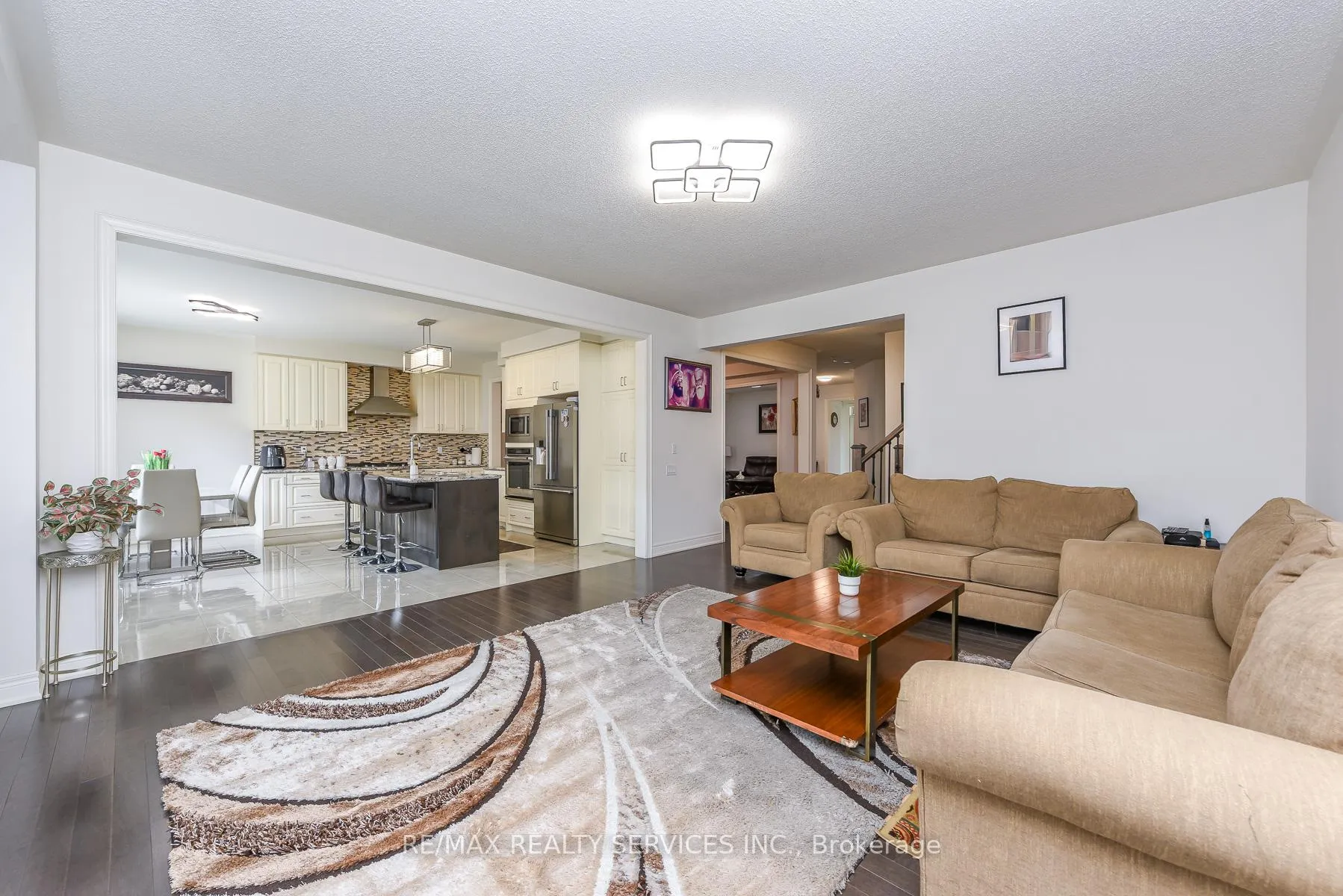 Photo 23 of 567 Dougall Avenue E, Caledon, Rural Caledon — HOMEH