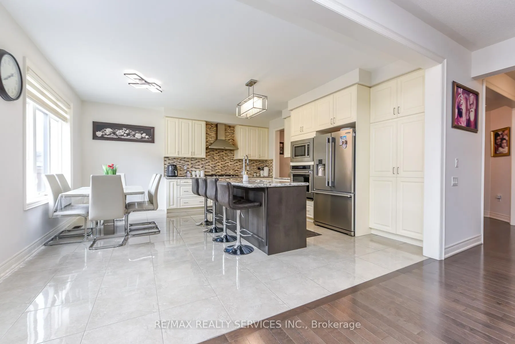 Photo 24 of 567 Dougall Avenue E, Caledon, Rural Caledon — HOMEH
