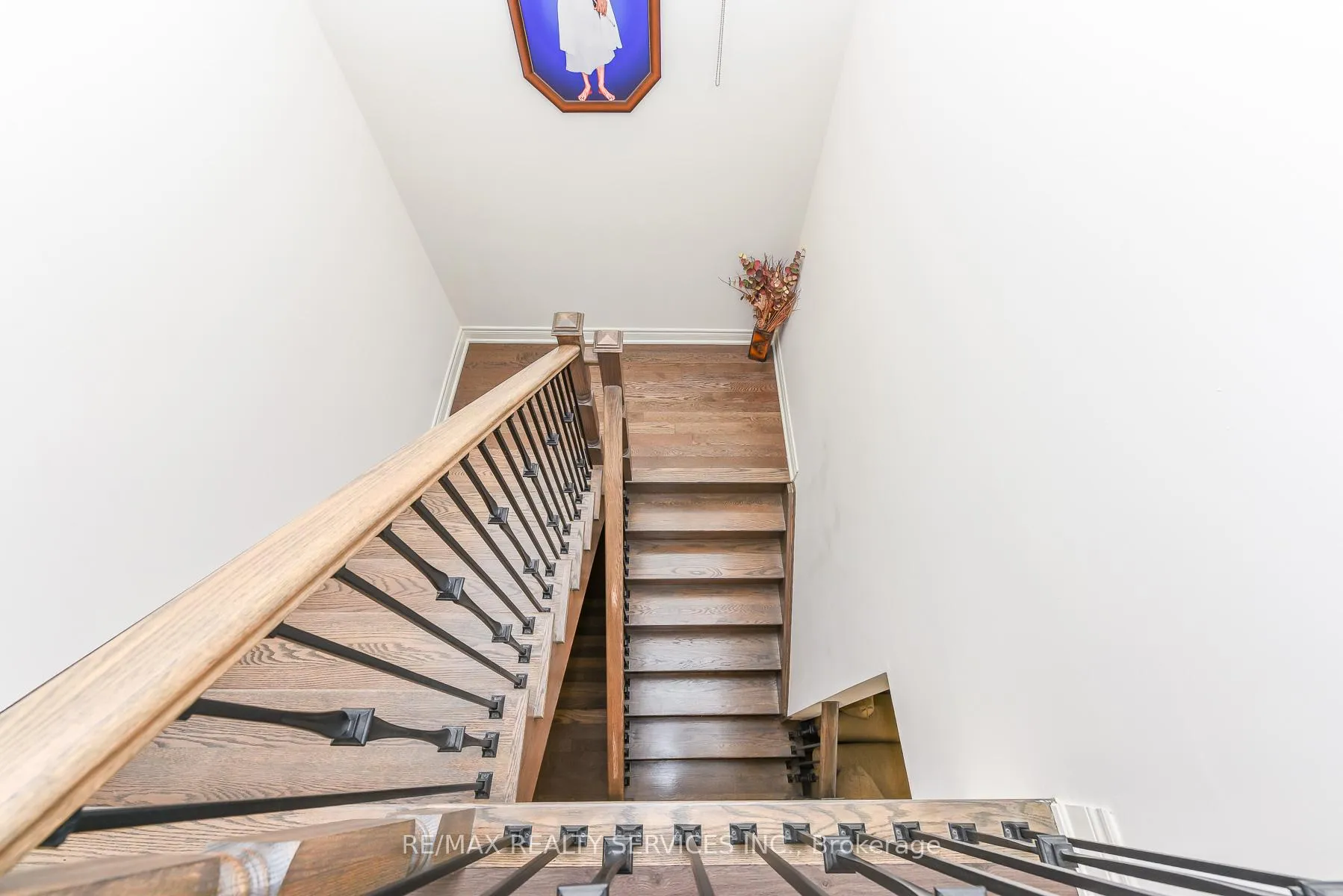 Photo 26 of 567 Dougall Avenue E, Caledon, Rural Caledon — HOMEH