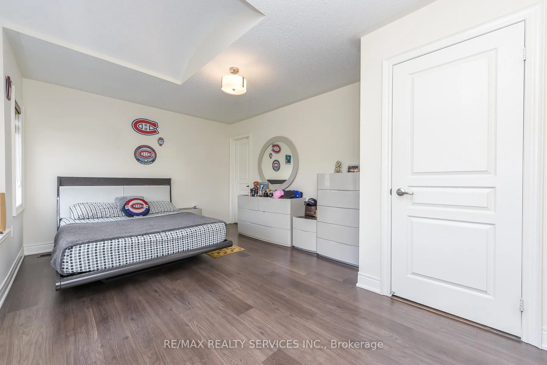 Photo 28 of 567 Dougall Avenue E, Caledon, Rural Caledon — HOMEH