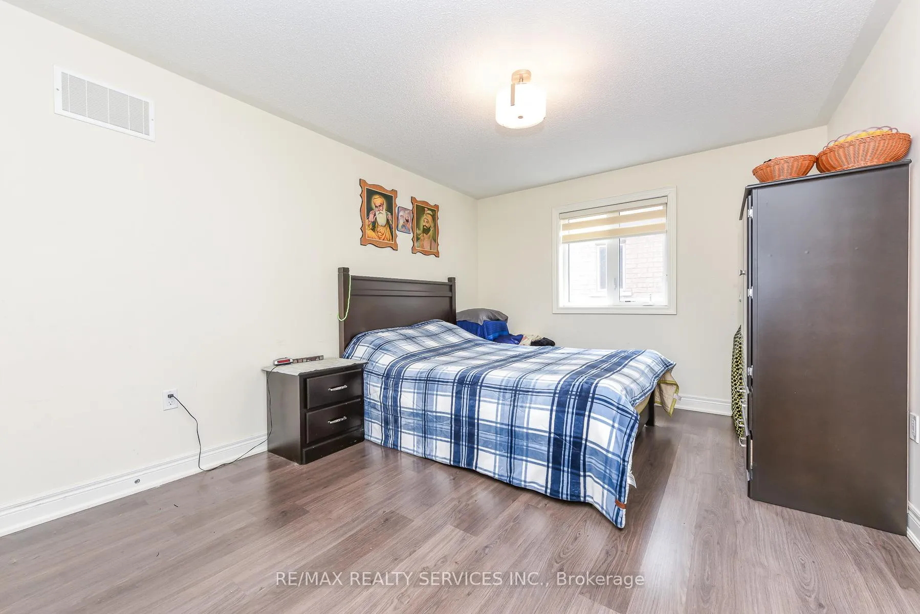 Photo 31 of 567 Dougall Avenue E, Caledon, Rural Caledon — HOMEH
