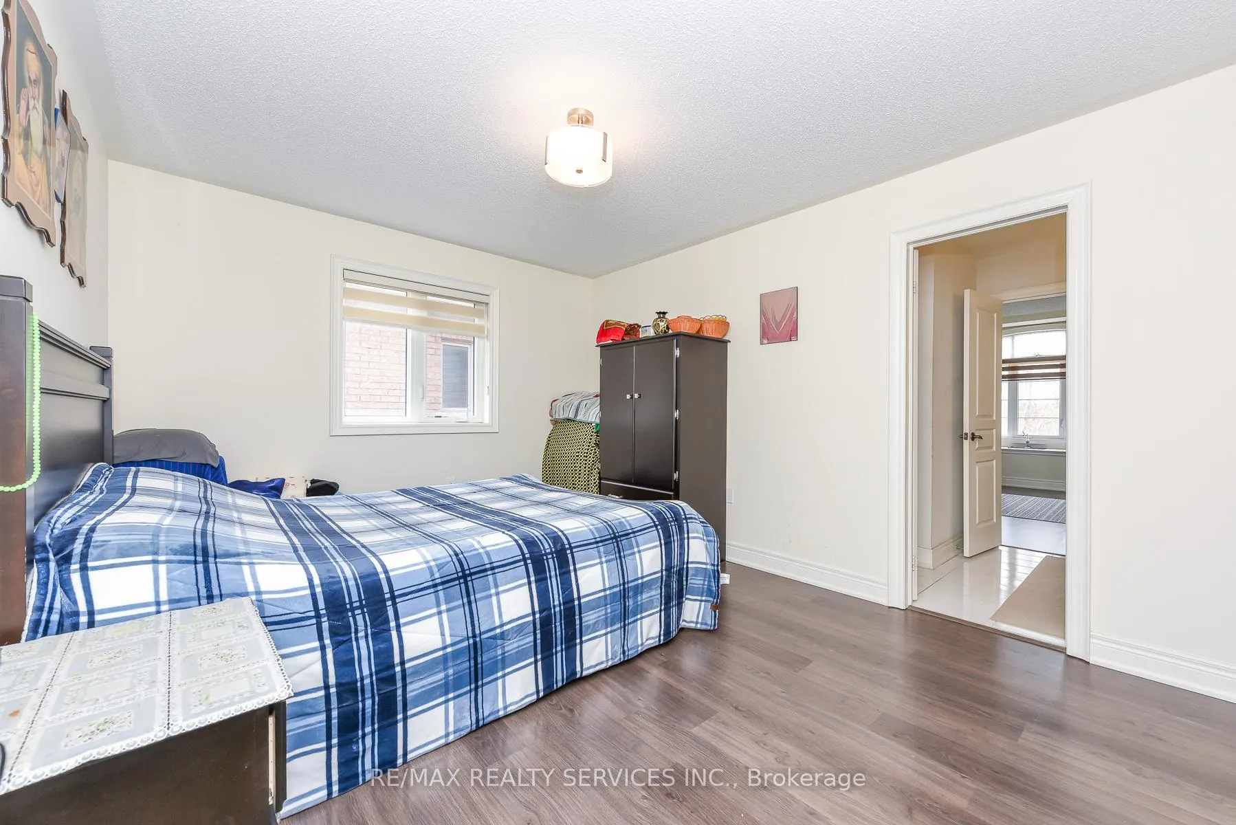 Photo 32 of 567 Dougall Avenue E, Caledon, Rural Caledon — HOMEH