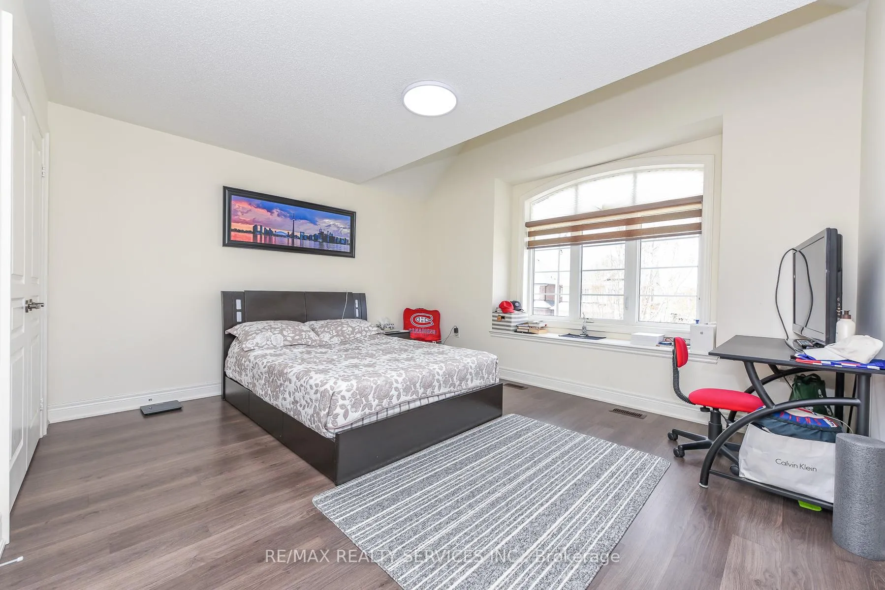 Photo 35 of 567 Dougall Avenue E, Caledon, Rural Caledon — HOMEH