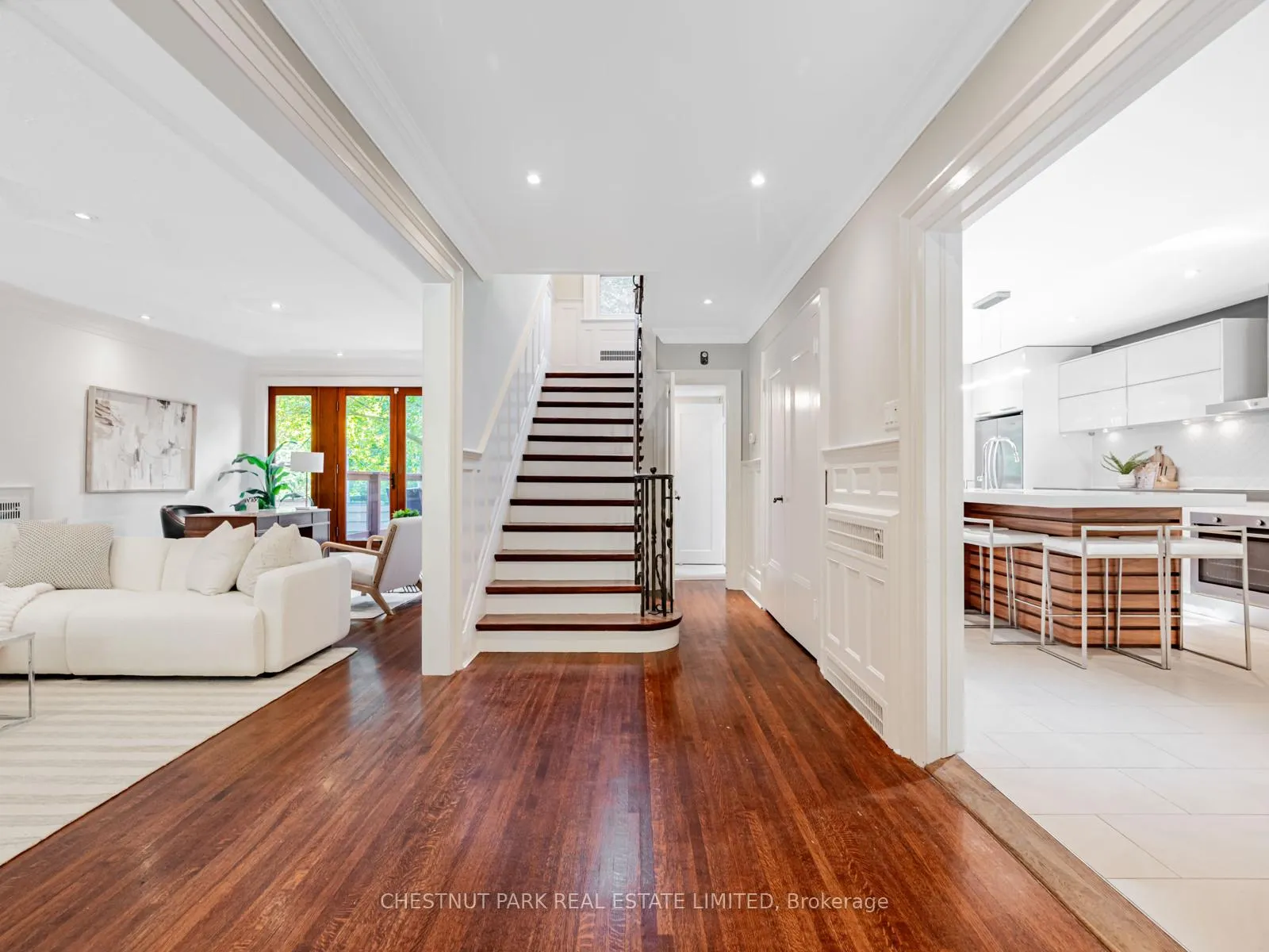Photo 3 of 21 Cortleigh Boulevard, Toronto, Lawrence Park South — HOMEH