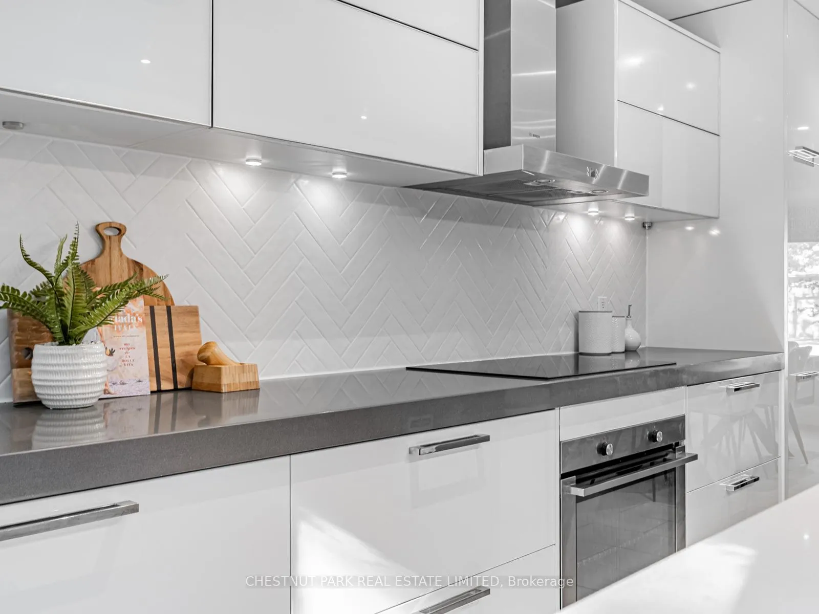 Photo 21 of 21 Cortleigh Boulevard, Toronto, Lawrence Park South — HOMEH