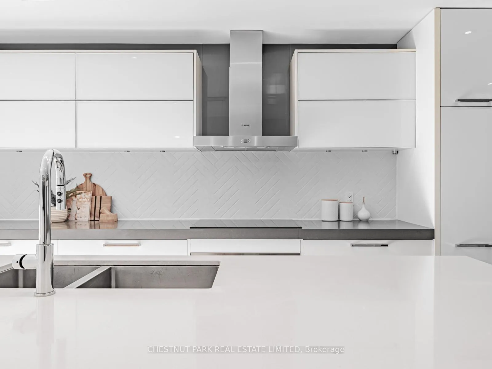 Photo 25 of 21 Cortleigh Boulevard, Toronto, Lawrence Park South — HOMEH