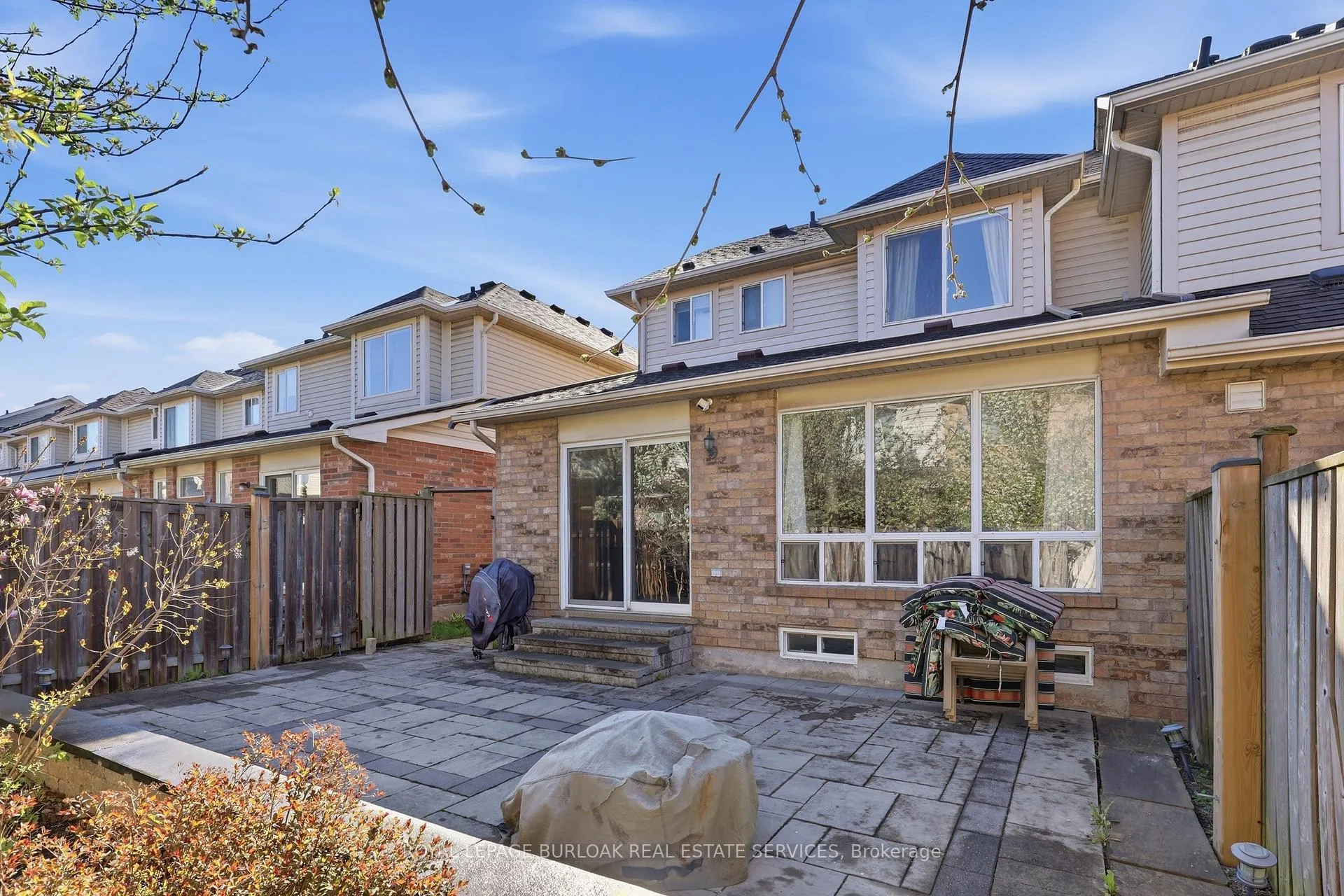 Photo 2 of 2285 Colbeck Street, Oakville, Westmount — HOMEH