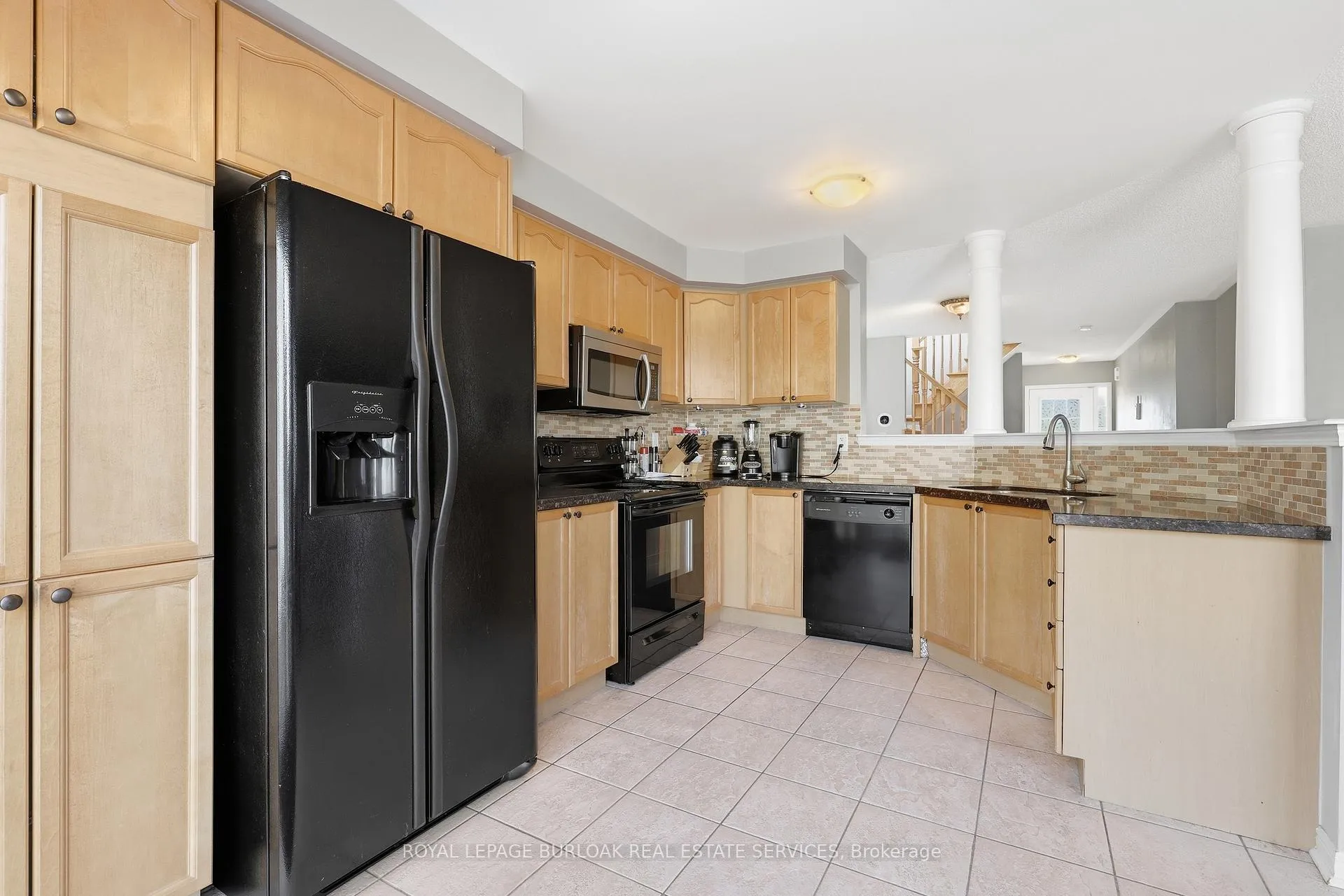 Photo 3 of 2285 Colbeck Street, Oakville, Westmount — HOMEH