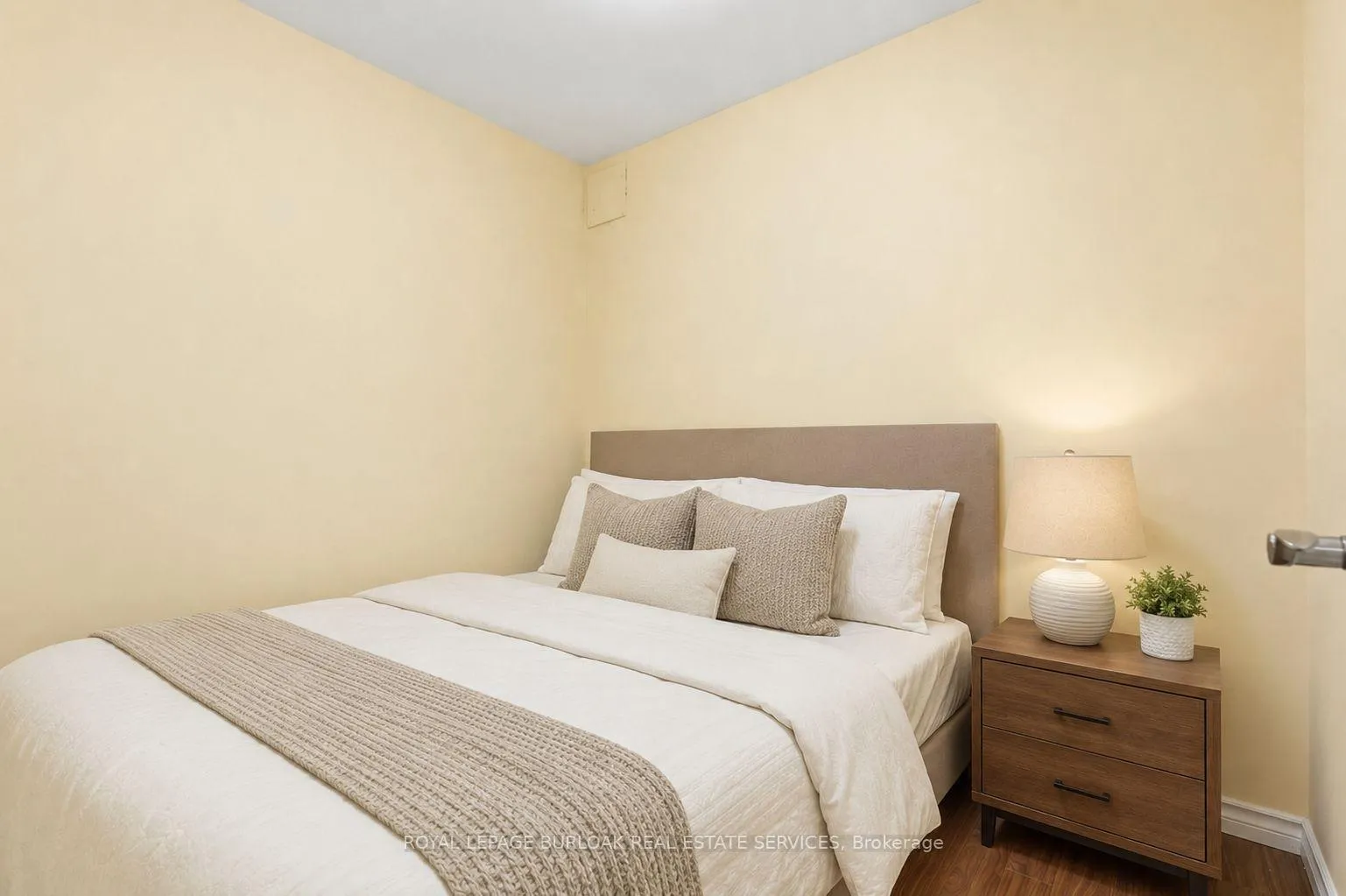 Photo 15 of 2285 Colbeck Street, Oakville, Westmount — HOMEH