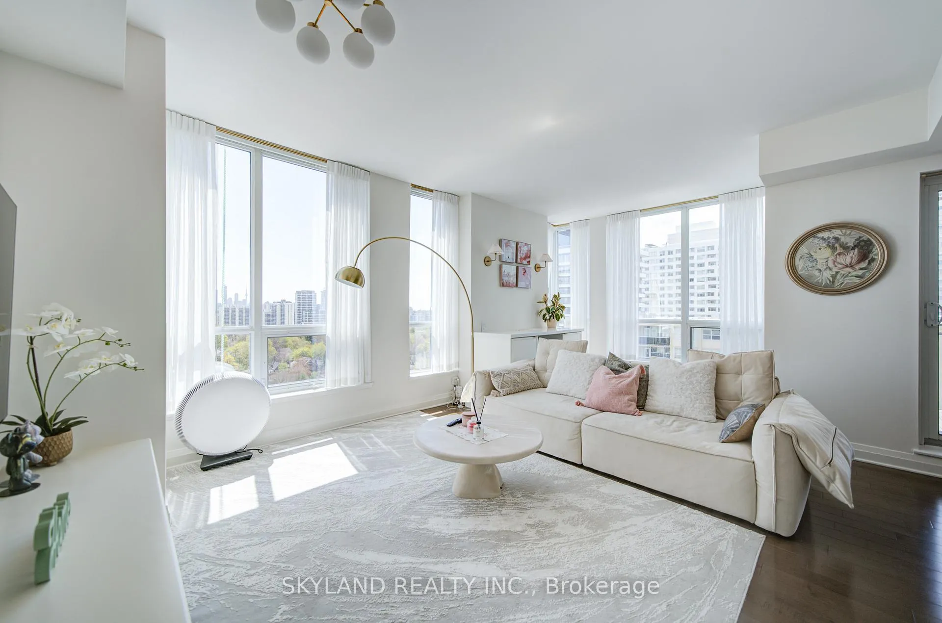 Photo 1 of Unit 1507, 83 Redpath Avenue, Toronto, Mount Pleasant West — HOMEH