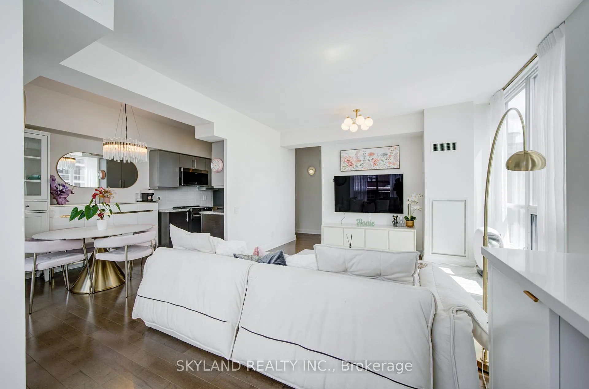 Photo 6 of Unit 1507, 83 Redpath Avenue, Toronto, Mount Pleasant West — HOMEH