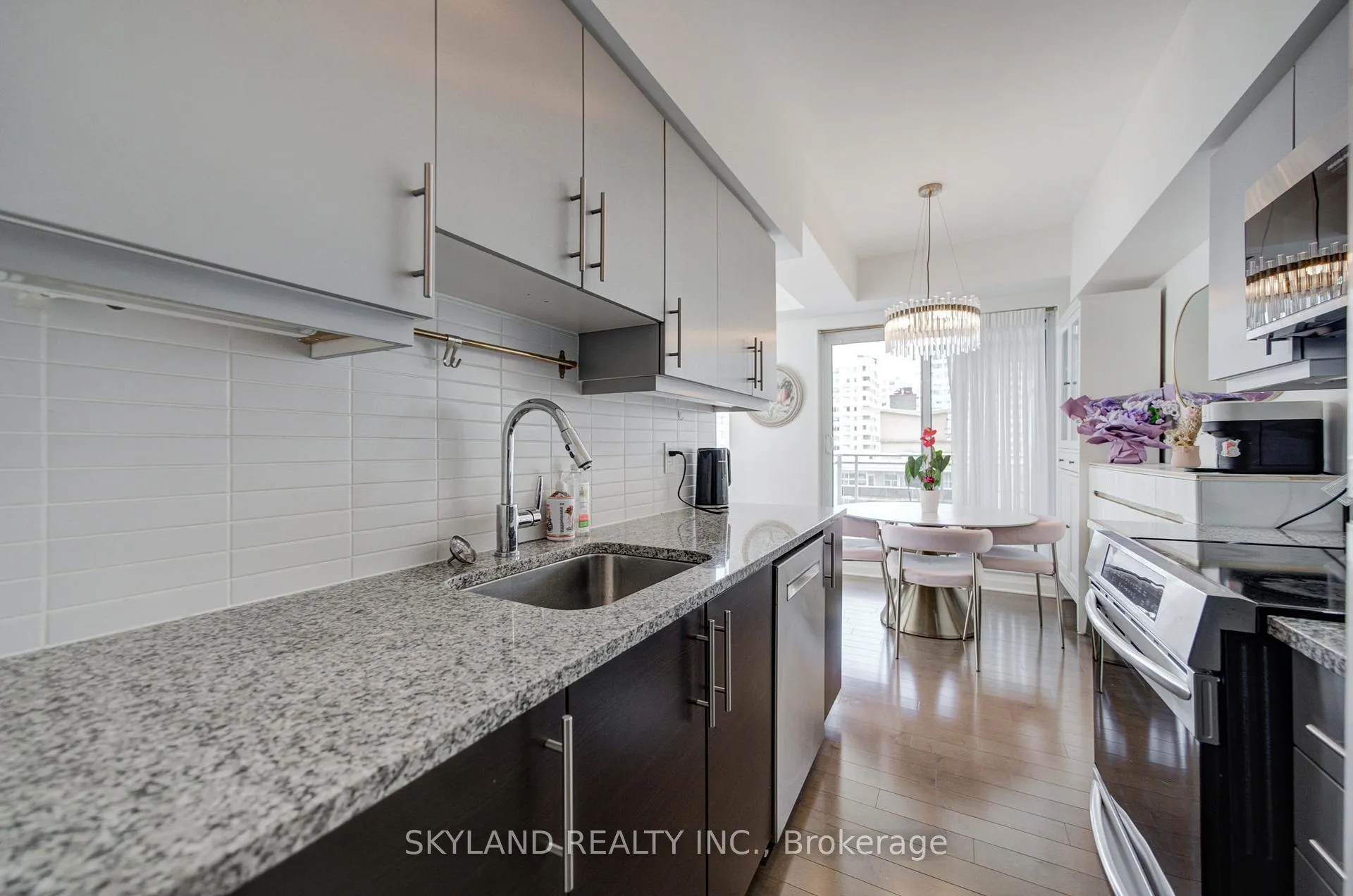 Photo 10 of Unit 1507, 83 Redpath Avenue, Toronto, Mount Pleasant West — HOMEH