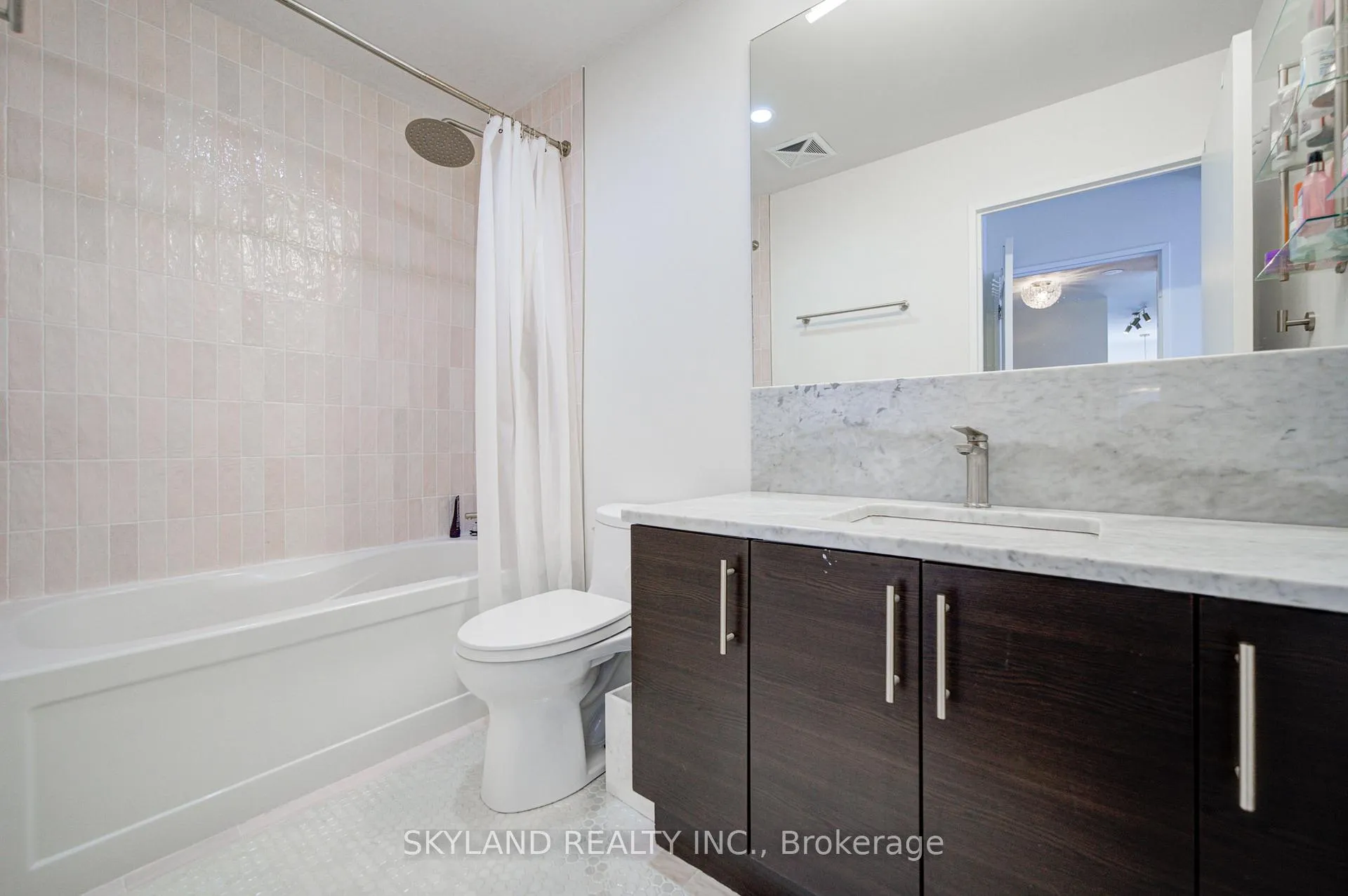 Photo 18 of Unit 1507, 83 Redpath Avenue, Toronto, Mount Pleasant West — HOMEH