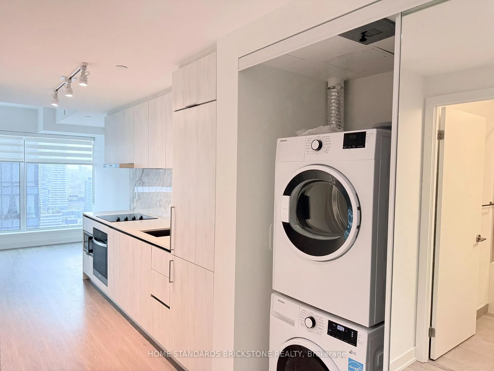 Front of Unit 3507, 8 Wellesley Street W
