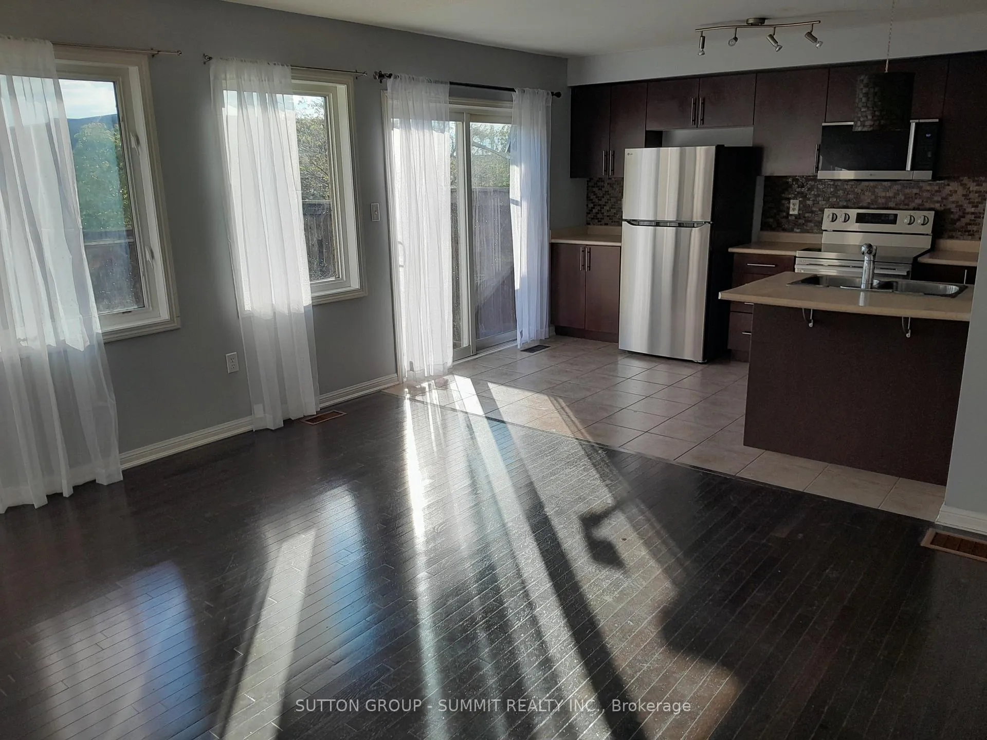 Photo 4 of Unit 4, 71 Garth Massey Drive, Cambridge, Fiddlesticks — HOMEH