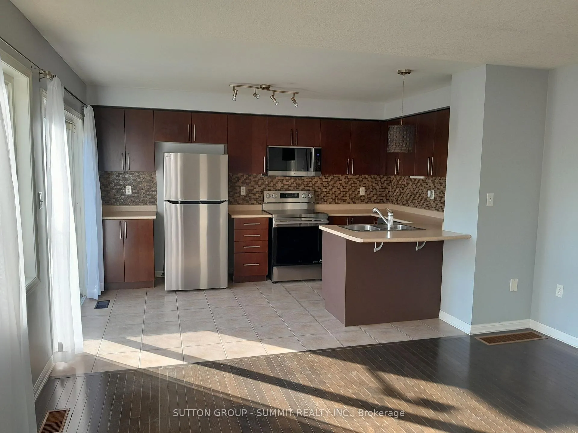 Photo 5 of Unit 4, 71 Garth Massey Drive, Cambridge, Fiddlesticks — HOMEH