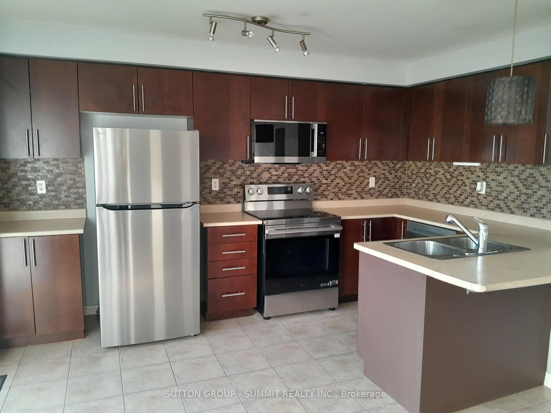 Photo 6 of Unit 4, 71 Garth Massey Drive, Cambridge, Fiddlesticks — HOMEH