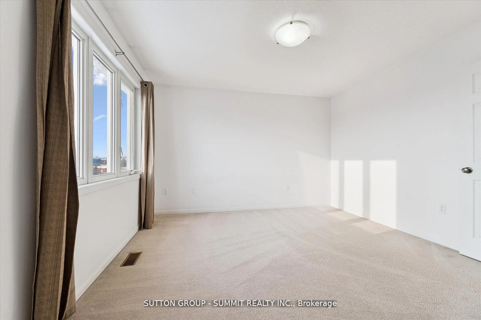 Photo 10 of Unit 4, 71 Garth Massey Drive, Cambridge, Fiddlesticks — HOMEH