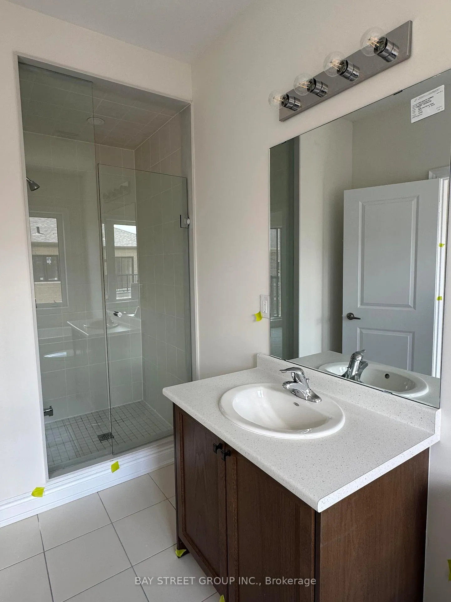 Photo 15 of 206 Tennant Circle, Vaughan, Vellore Village — HOMEH