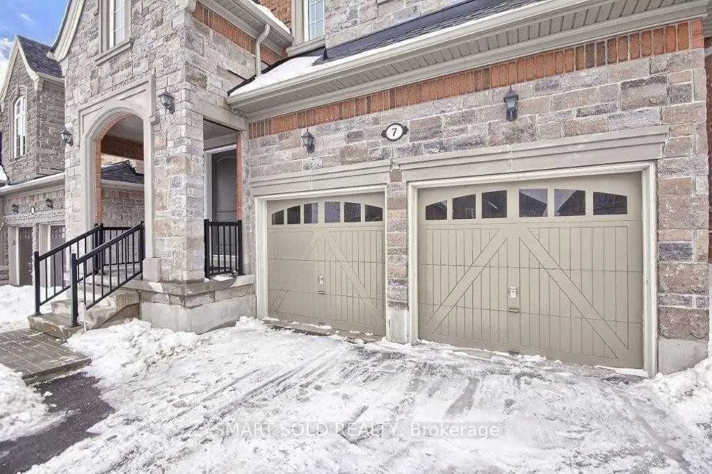 Photo 2 of 7 Barletta Drive, Vaughan, Patterson — HOMEH