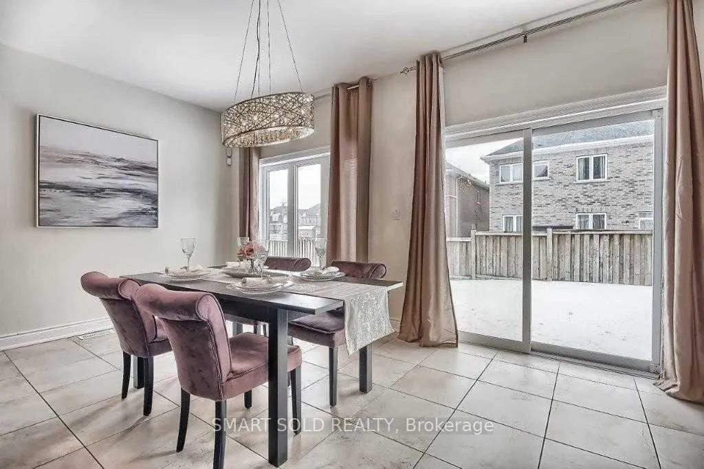 Photo 8 of 7 Barletta Drive, Vaughan, Patterson — HOMEH